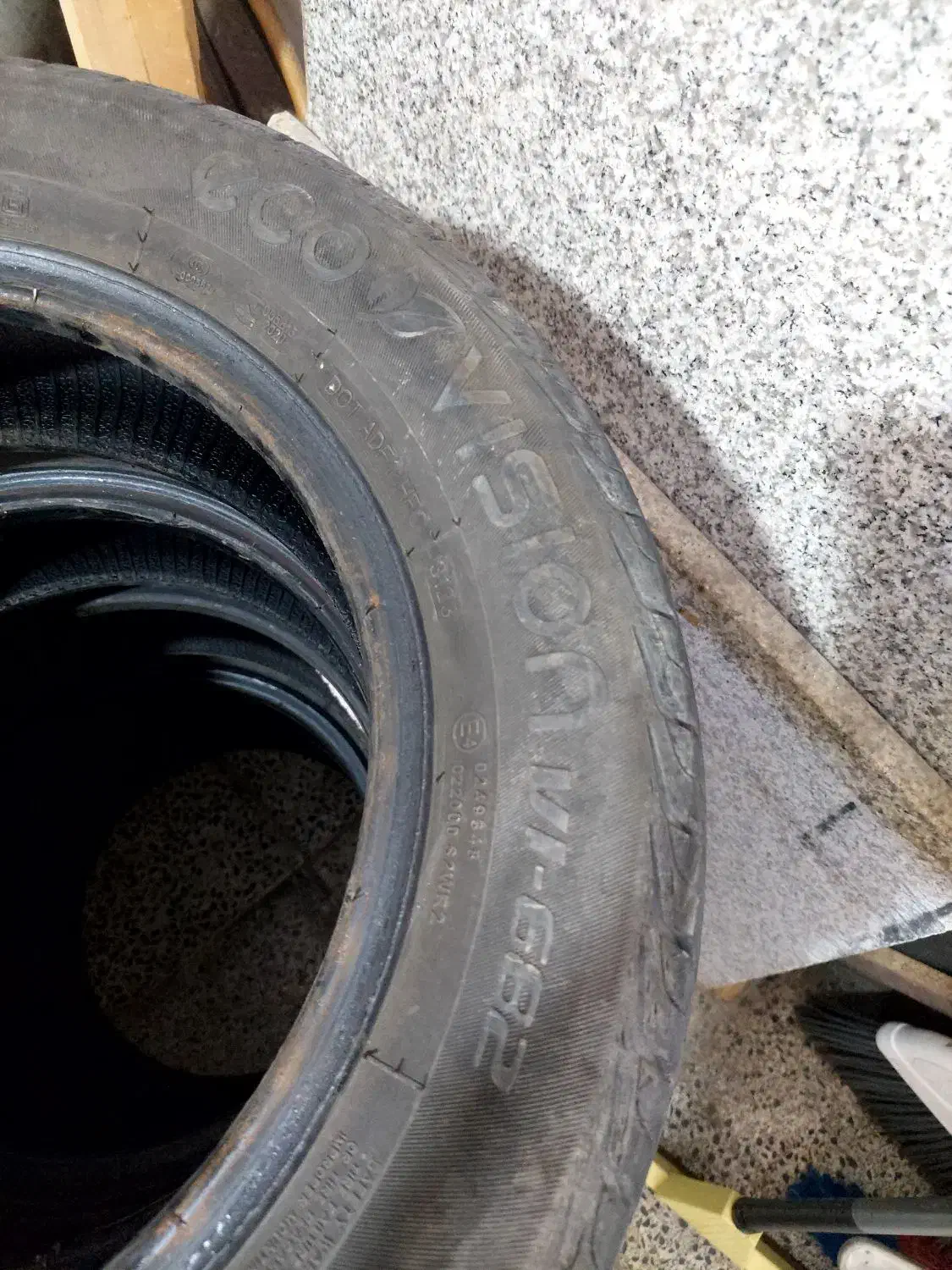 لاستیک پراید|قطعات یدکی و لوازم جانبی|رشت, باهنر|دیوار