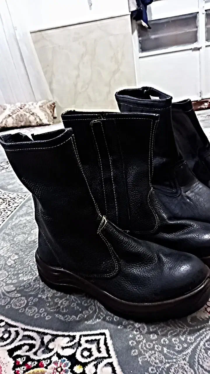 کفش|کیف، کفش، کمربند|نیشابور, مازول|دیوار