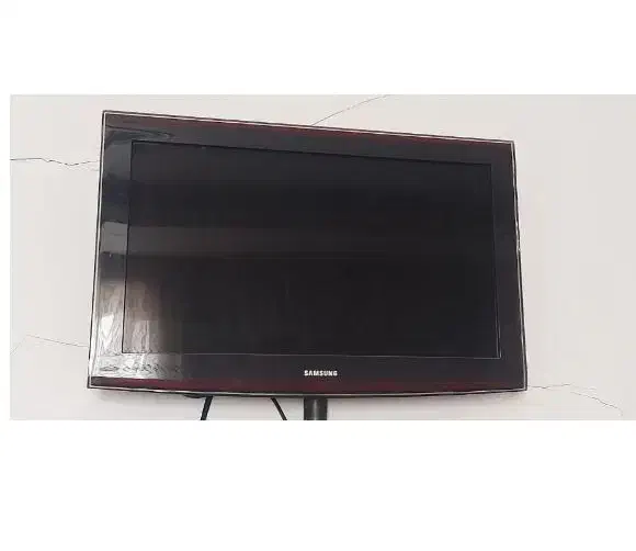 تلویزیون lcd ۳۲ اینچ|تلویزیون و پروژکتور|ری, شهرری|دیوار