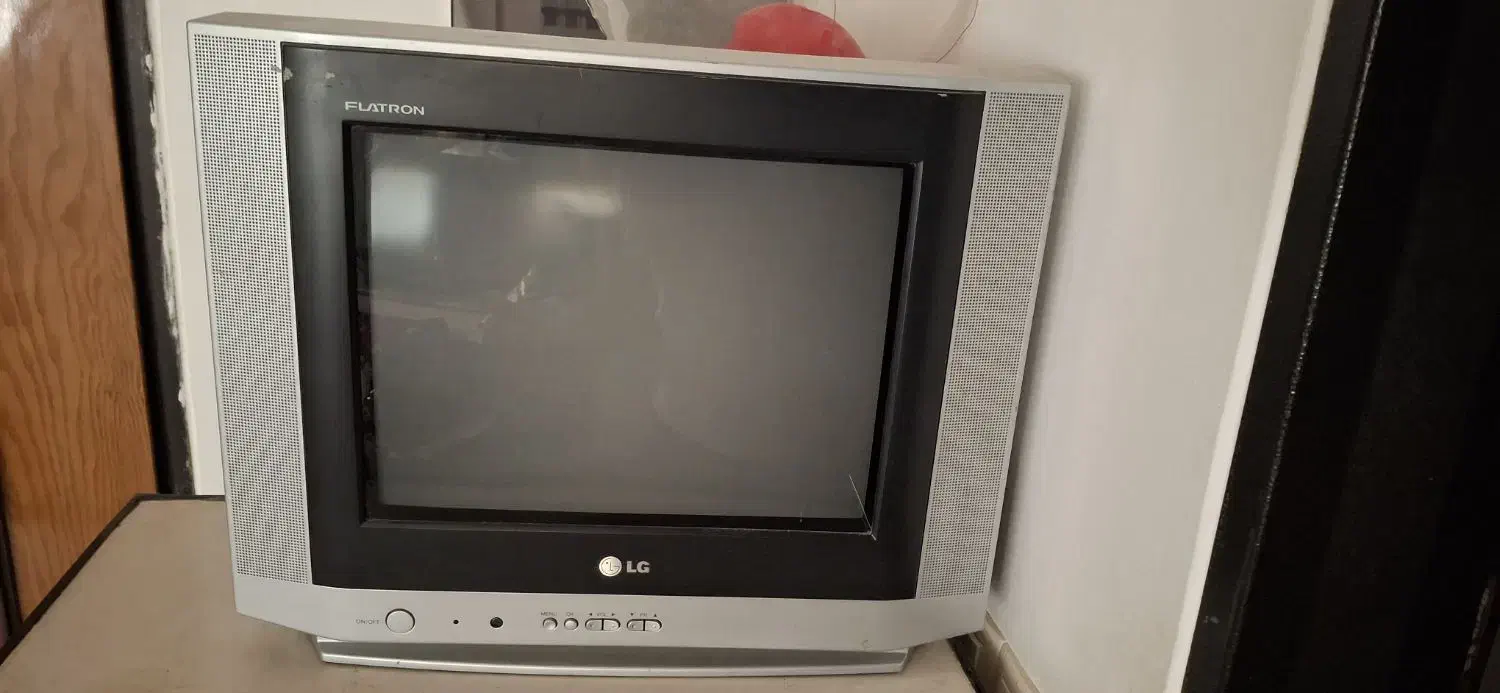 تلویزیون ال جی ۱۴ اینچ صحفه تخت|تلویزیون و پروژکتور|اردبیل, |دیوار