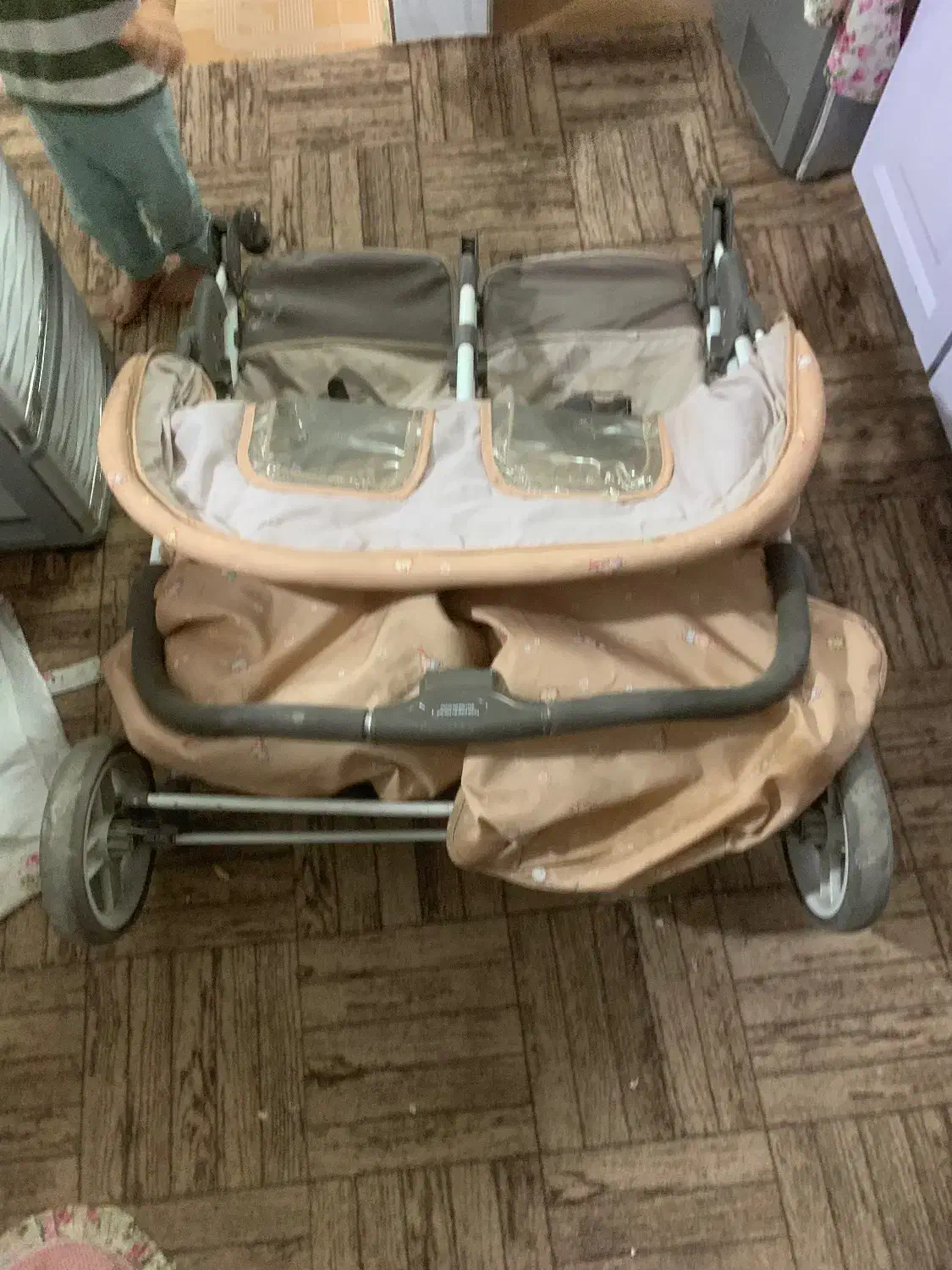 کالسکه دوقلو خارجی|کالسکه و لوازم جانبی|قم, تعویض پلاک|دیوار