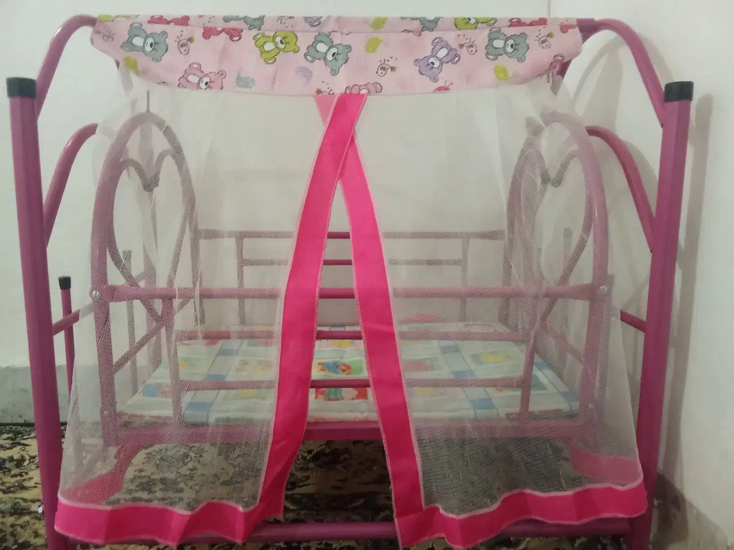 گهواره|تخت و صندلی بچه|زابل, |دیوار