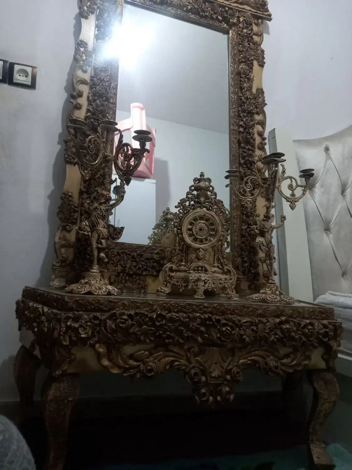 ایینه و شمعدان در حد نو|بوفه، ویترین، کنسول|نسیم‌شهر, |دیوار