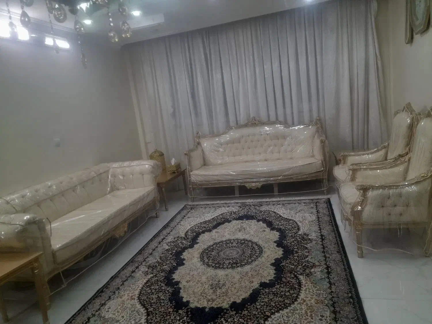 مبلمان کلاسیک  فرانسوی  تازه خریداری شده|مبلمان خانگی و میز عسلی|باقرشهر, |دیوار