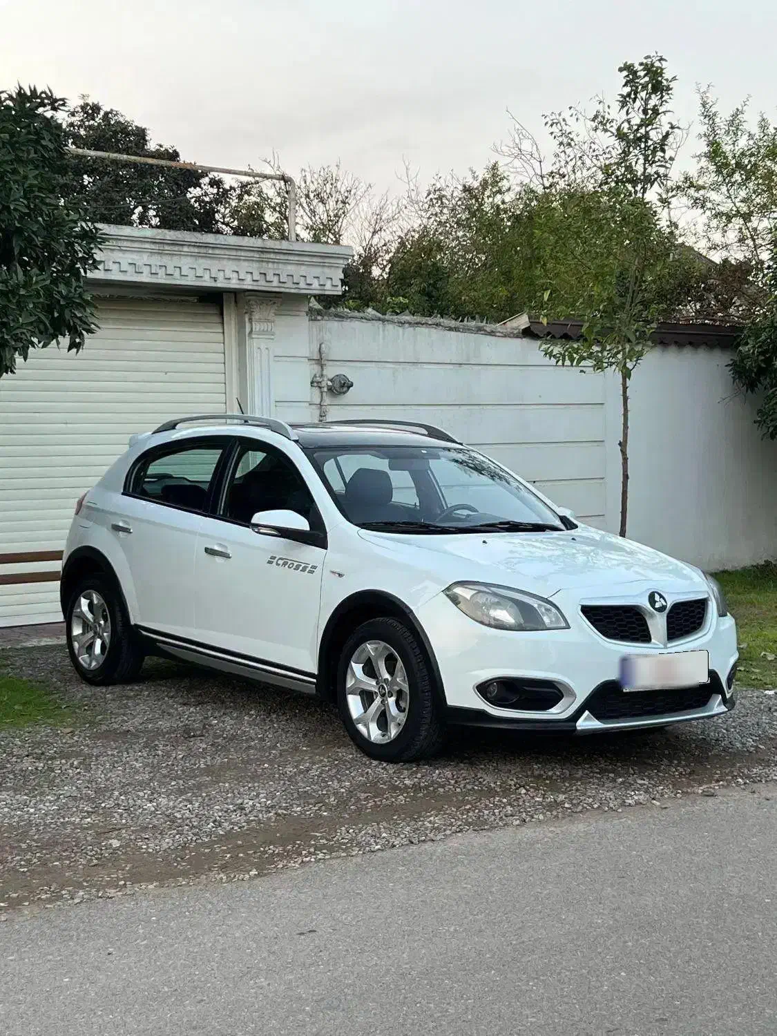 برلیانس کراس موتور ۱۶۵۰ مدل ۹۷ تک برگ سند|خودرو سواری و وانت|لنگرود, |دیوار