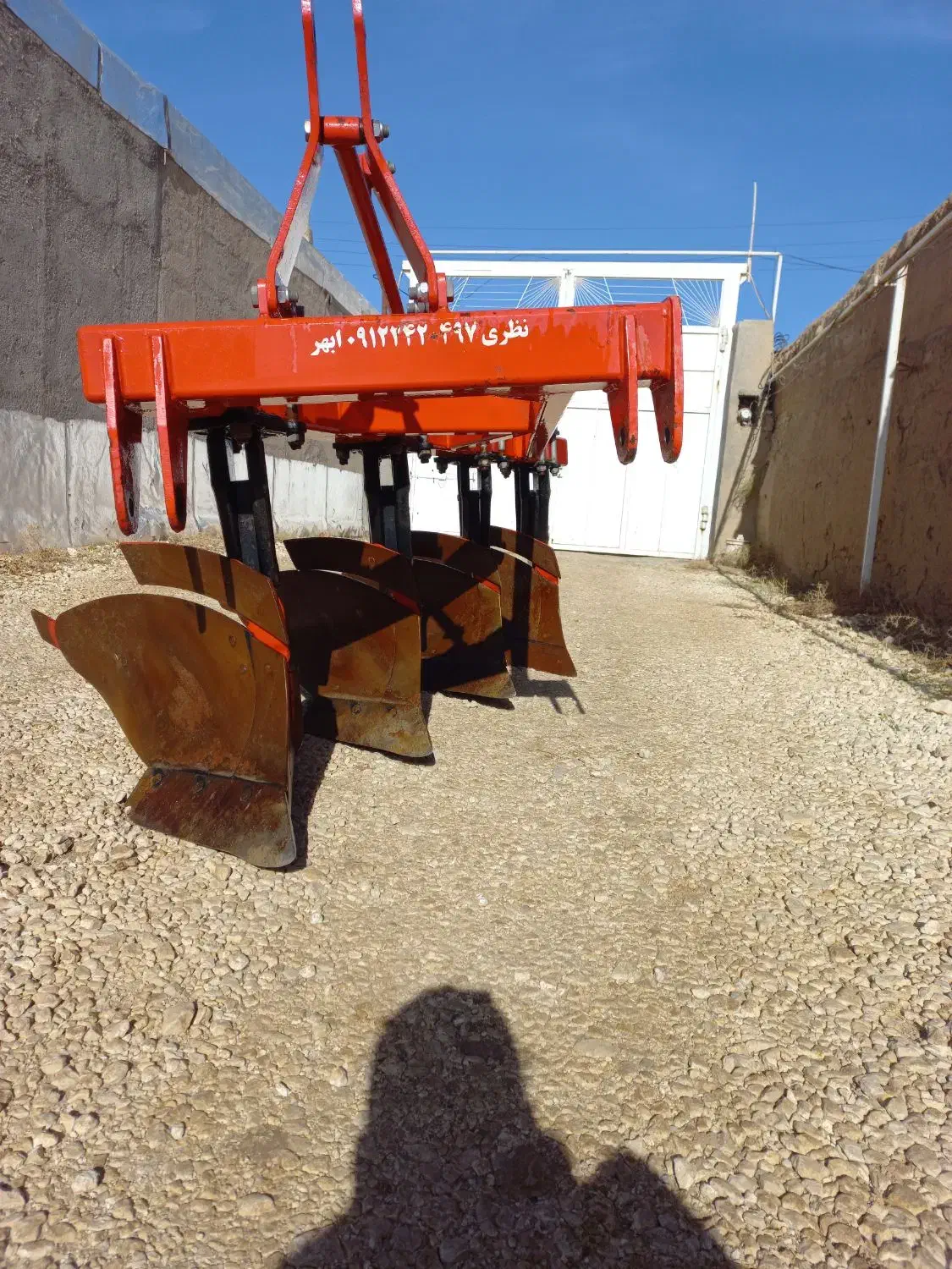 گاواهن|خودرو سنگین|کبودرآهنگ, |دیوار