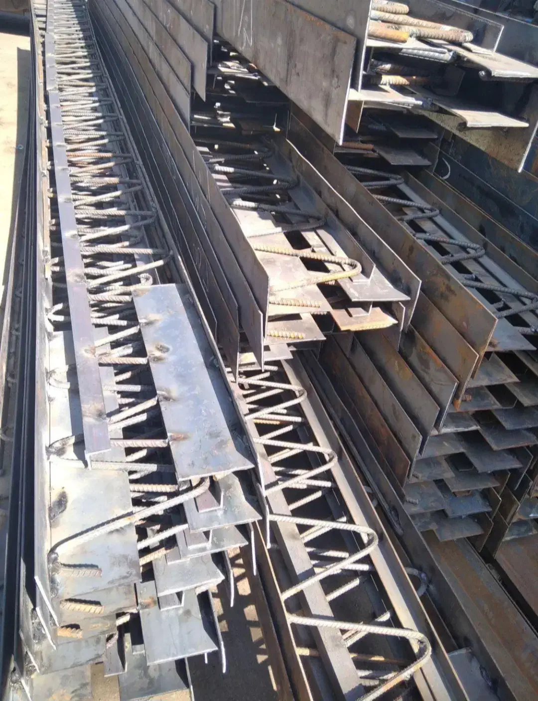 تیرچه فلزی ،کرومیت ،یونولیت سقفی (حتی ایام تعطیل )|مصالح و تجهیزات ساختمان|تهران, شهید رجایی|دیوار