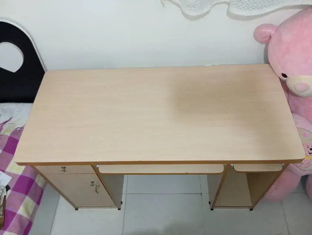 میز تحریر|میز تحریر و کامپیوتر|اصفهان, شفق|دیوار