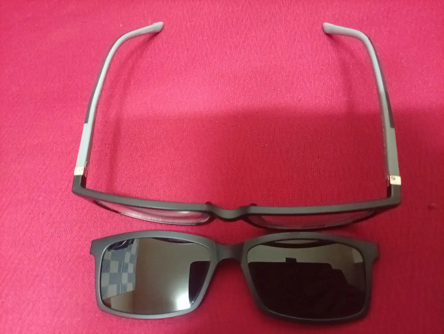 فرم درجه یک عینک طبی مگنتی طبی دودی|زیورآلات و اکسسوری|شاهین‌شهر, نظامی|دیوار