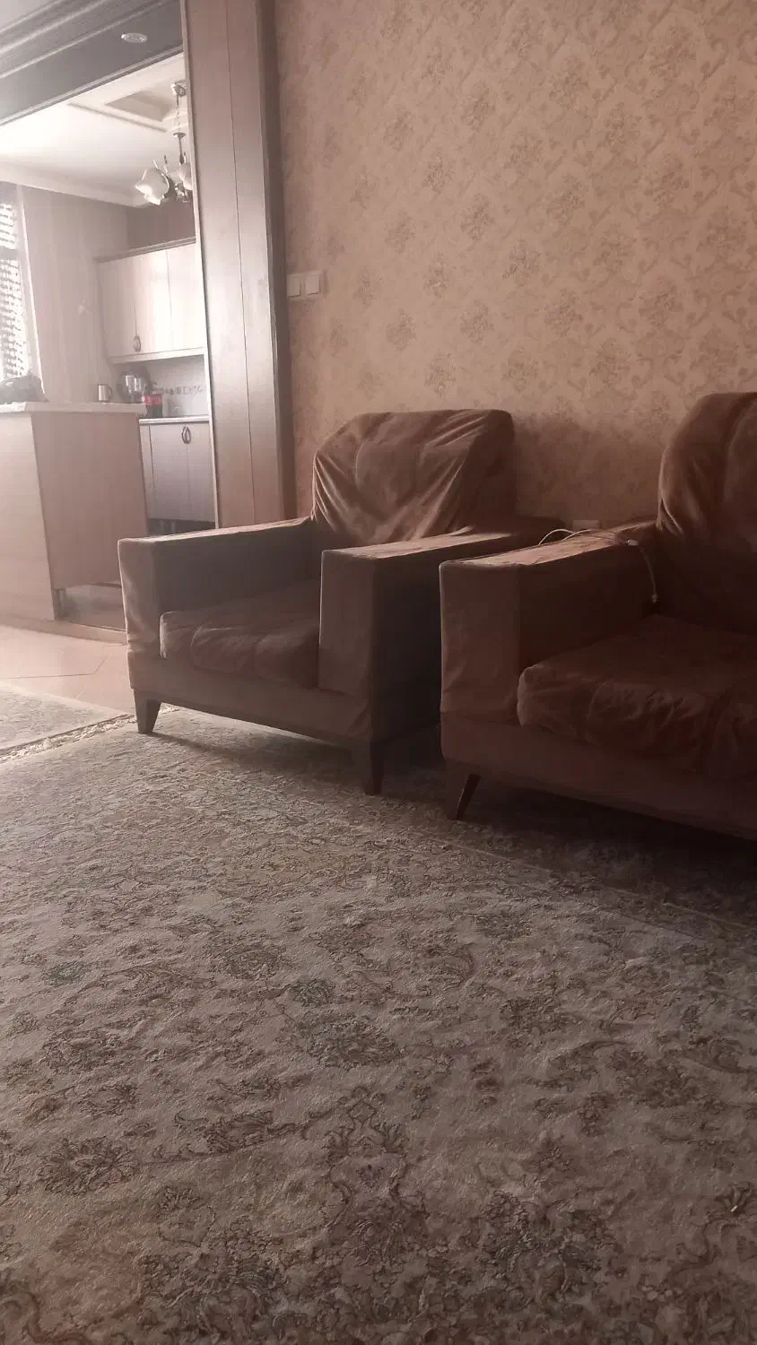 یک دست مبل راحتی براخونه باغ|مبلمان خانگی و میز عسلی|مشهد, فتح المبین|دیوار