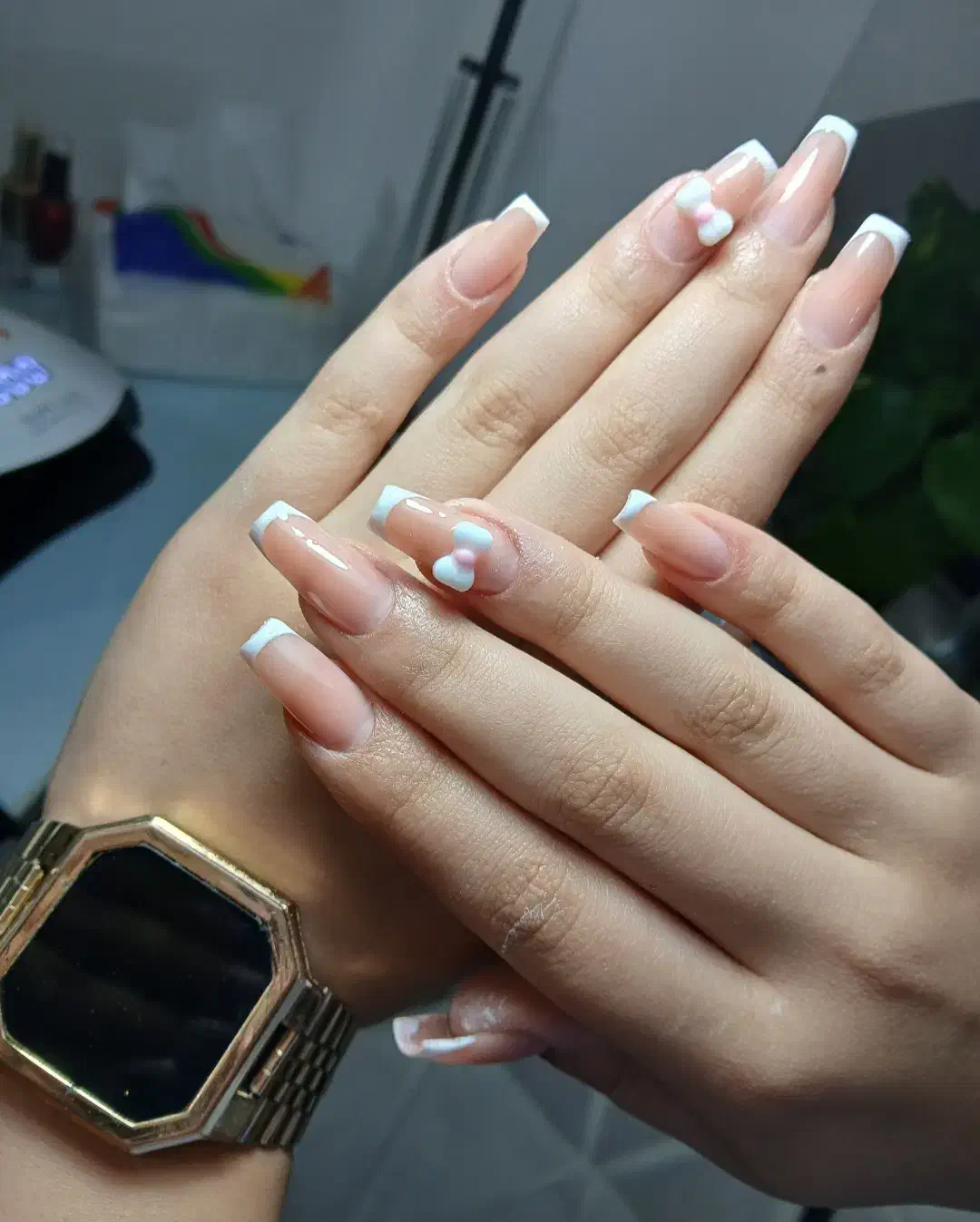 تخفیف ۵۰ درصدی خدمات ناخن به مناسبت شب یلدا|خدمات آرایشگری و زیبایی|رشت, باهنر|دیوار