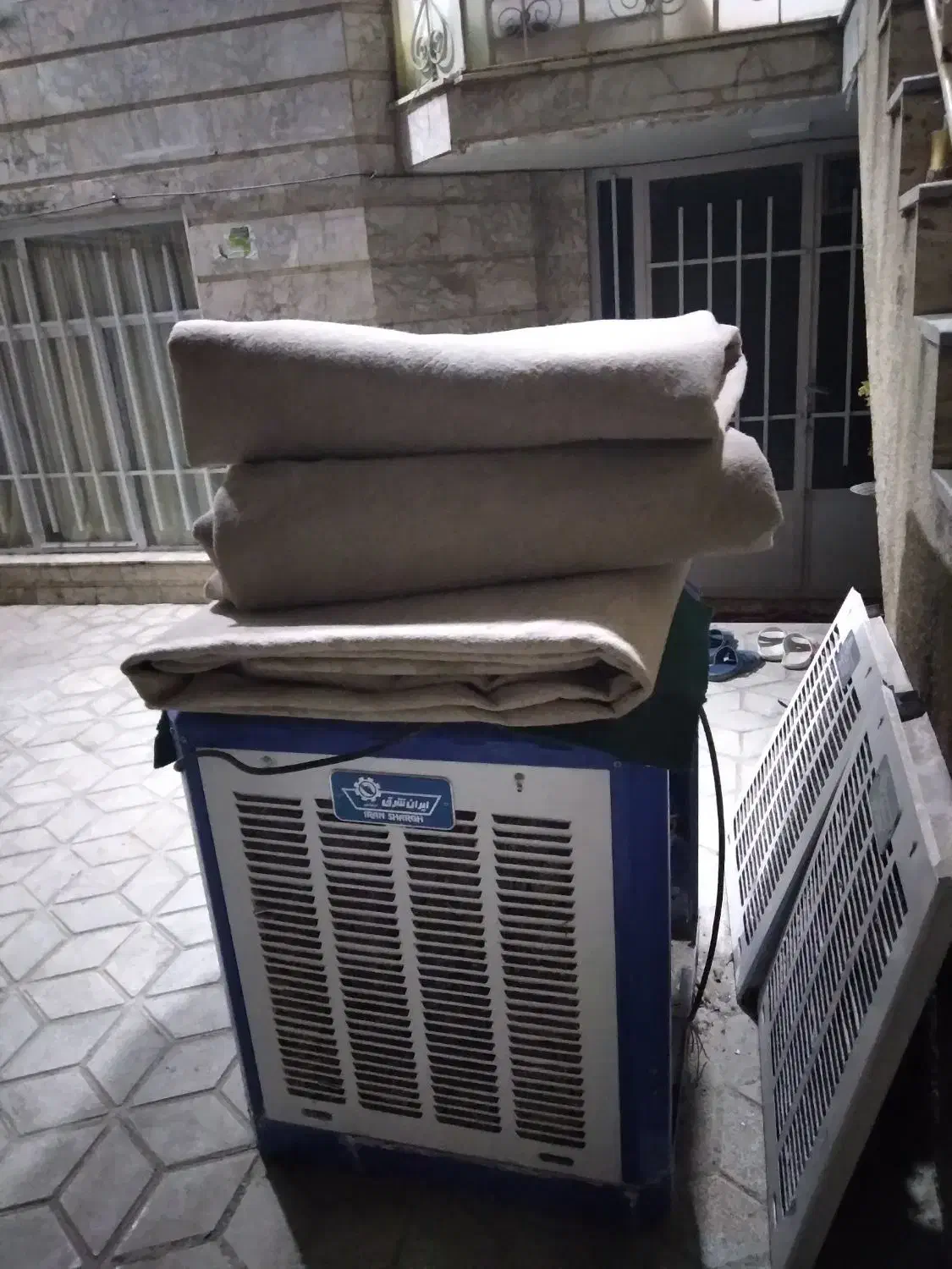 موکت ۵۰ متر|موکت|نیشابور, بنیاد شهید|دیوار