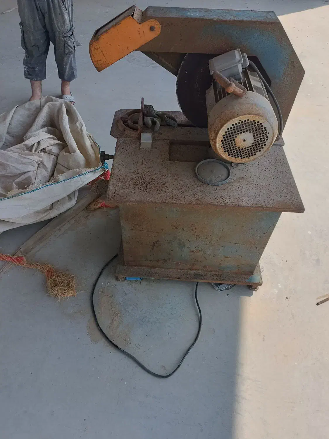 اره اتشی|ابزارآلات|قشم, |دیوار