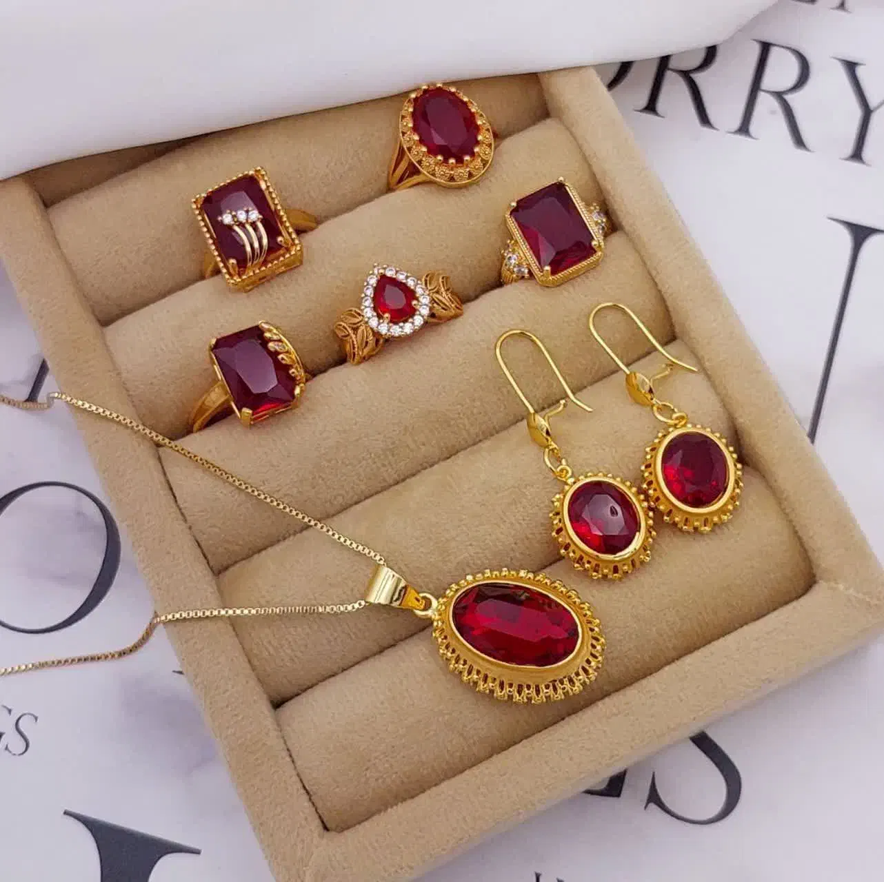 ست های سنگی|زیورآلات و اکسسوری|قم, پشت انبار نفت|دیوار