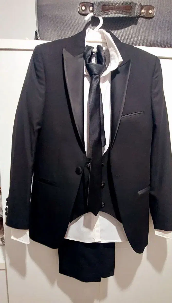 فروش تعدادی لوازم|لباس|کرج, آق تپه|دیوار