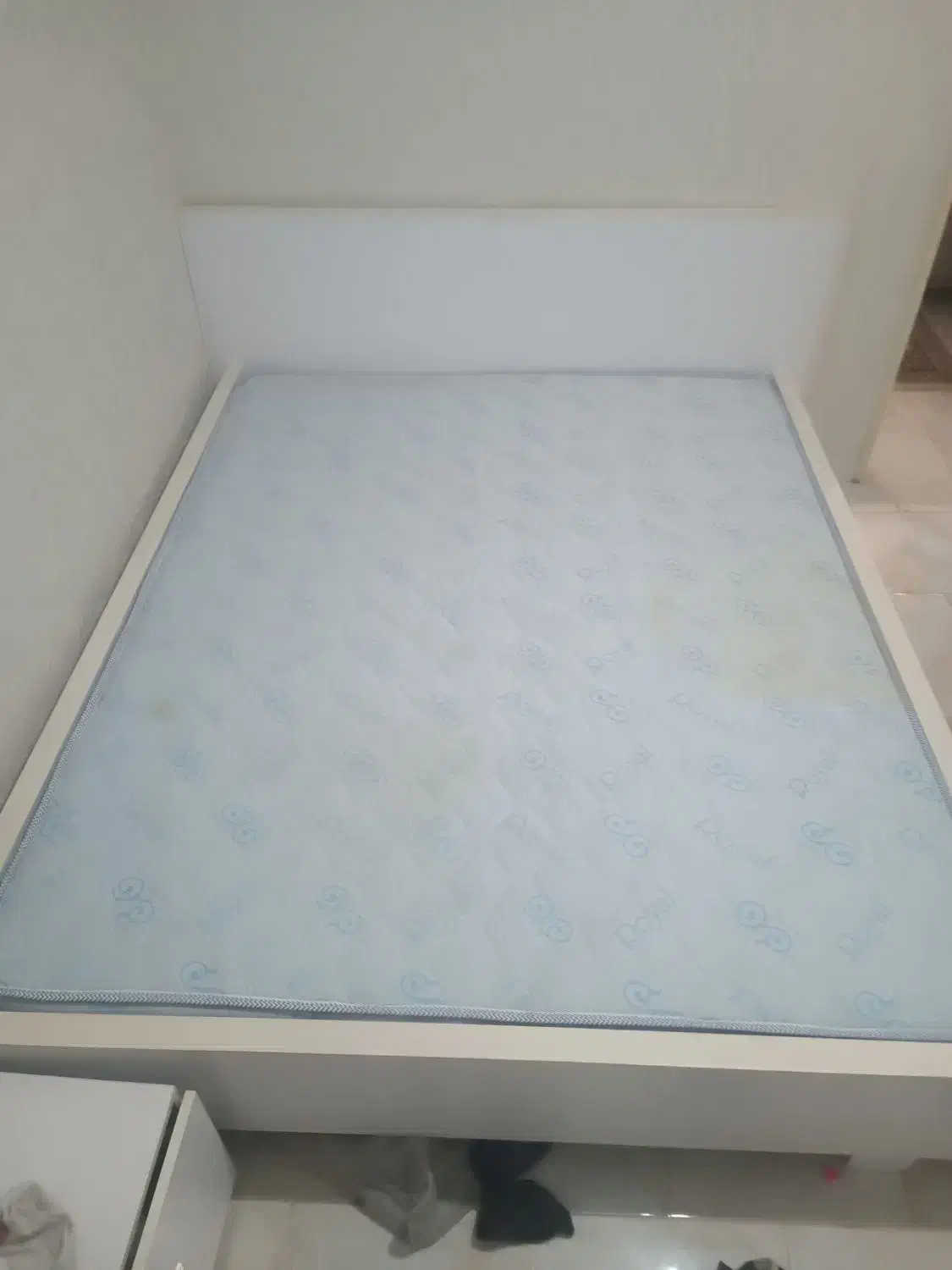 تخت به همراه خوشخواب|تخت و سرویس خواب|شهریار, شهریار|دیوار