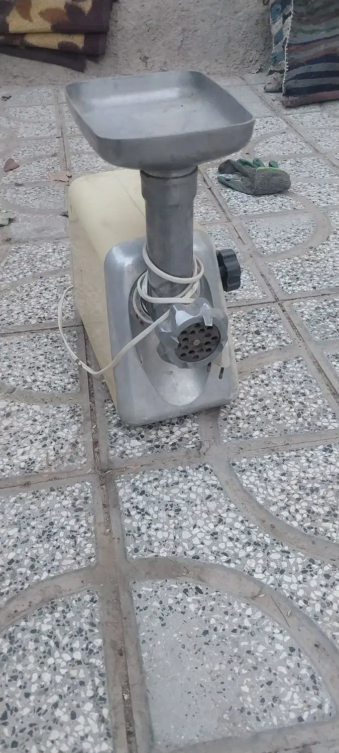 چرخ گوشت|خردکن، آسیاب، غذاساز|تربت‌حیدریه, پائین ولایت|دیوار