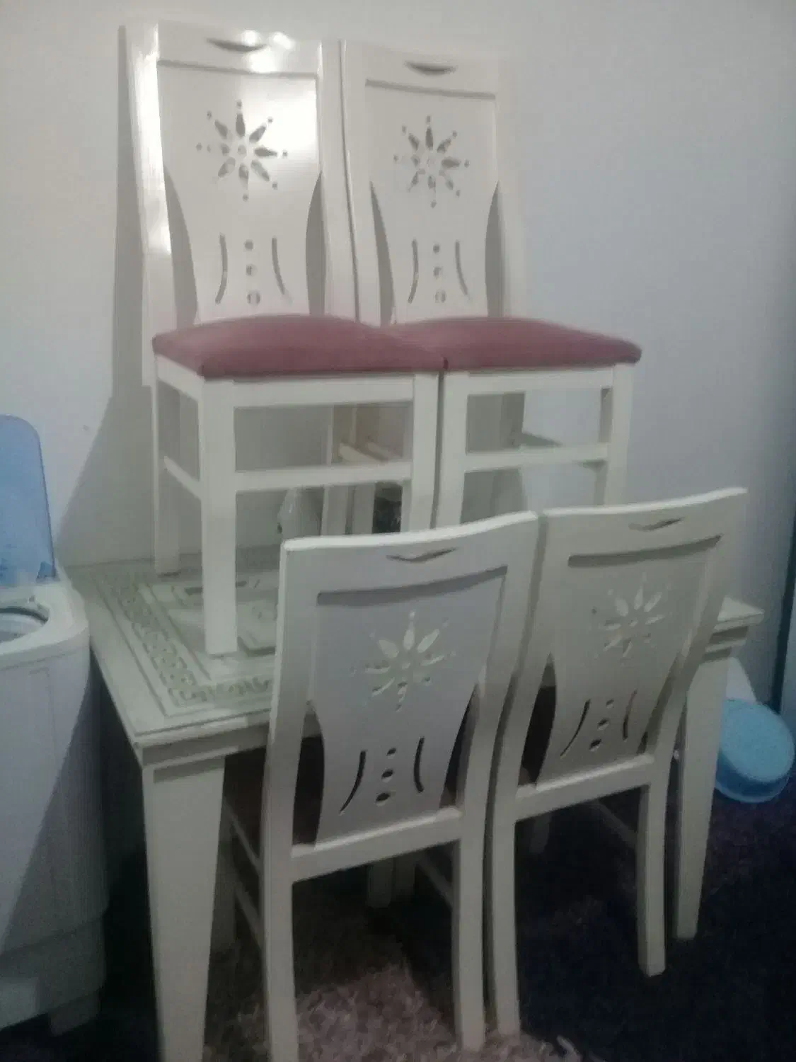 میز نهار خوری فوق العاده تمیز در حد نو|میز و صندلی غذاخوری|میان ولایت, |دیوار