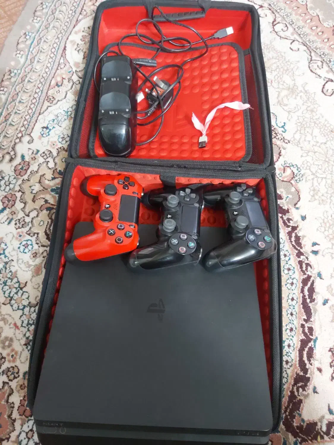 دستگاه ps4 slim 1tb  کپی خور|کنسول، بازی ویدئویی و آنلاین|خمینی‌شهر, |دیوار