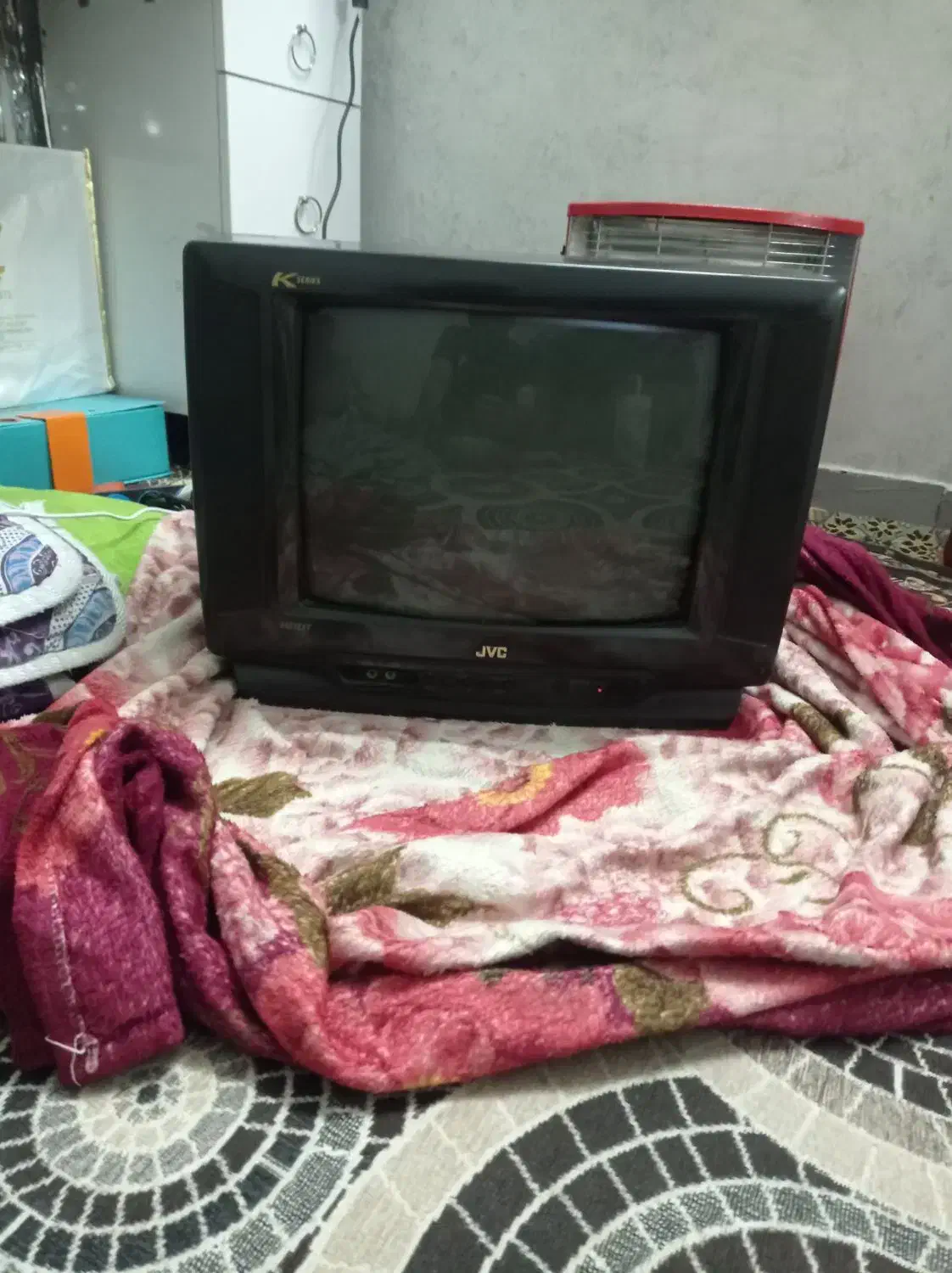 تلویزیون 14اینج جی وی سی|تلویزیون و پروژکتور|بندرعباس, |دیوار