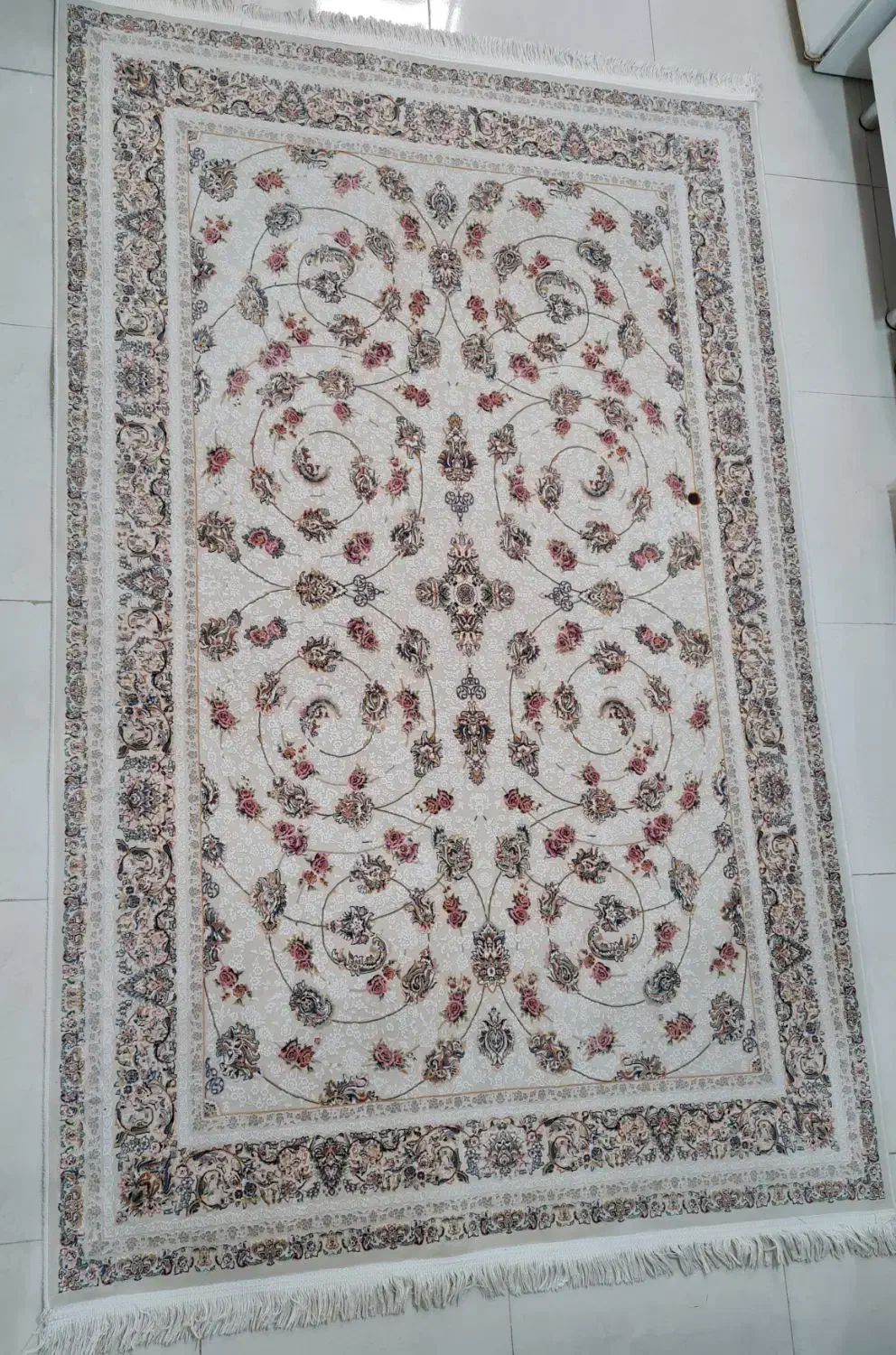 یک تخته فرش 4 متری 1200 شانه تراکم 3600|فرش|تهران, سجاد|دیوار