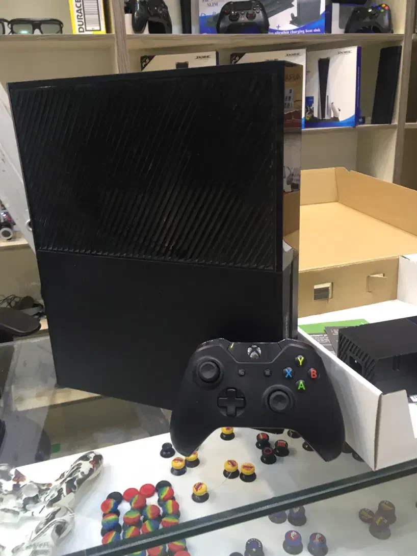 وان به همراه دسته و فول بازی XBOX|کنسول، بازی ویدئویی و آنلاین|تهران, فدک|دیوار