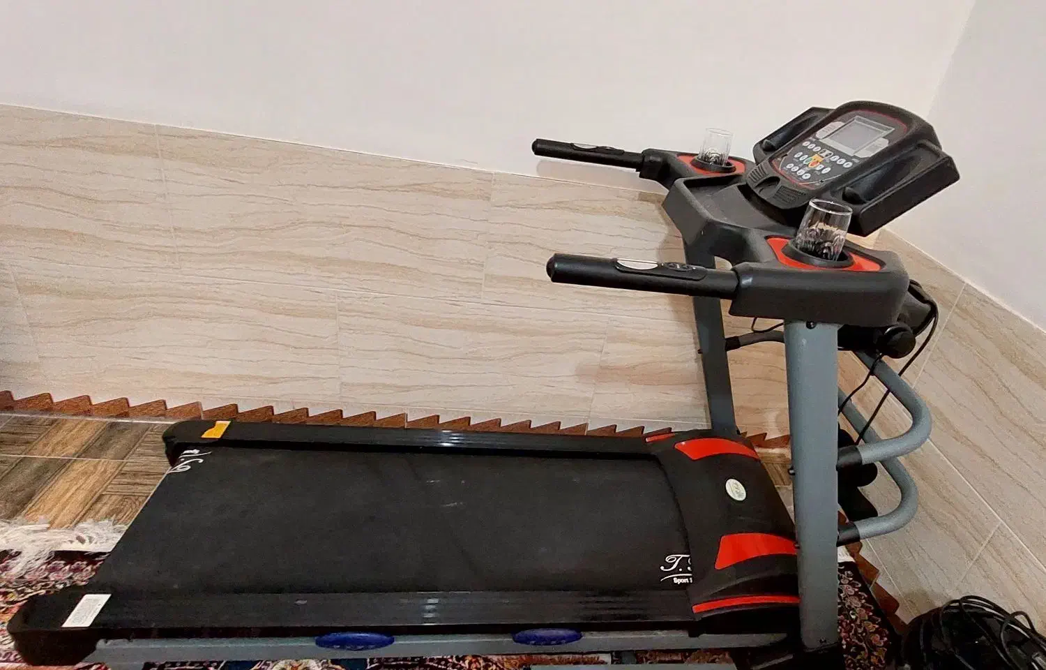 تردمیل|تجهیزات ورزشی|شیراز, قلات|دیوار