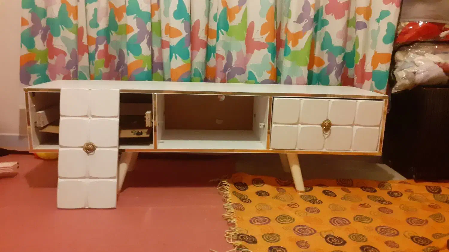 میزتلویزیون|میز تلویزیون|اندیشه, اندیشه فاز ۳|دیوار