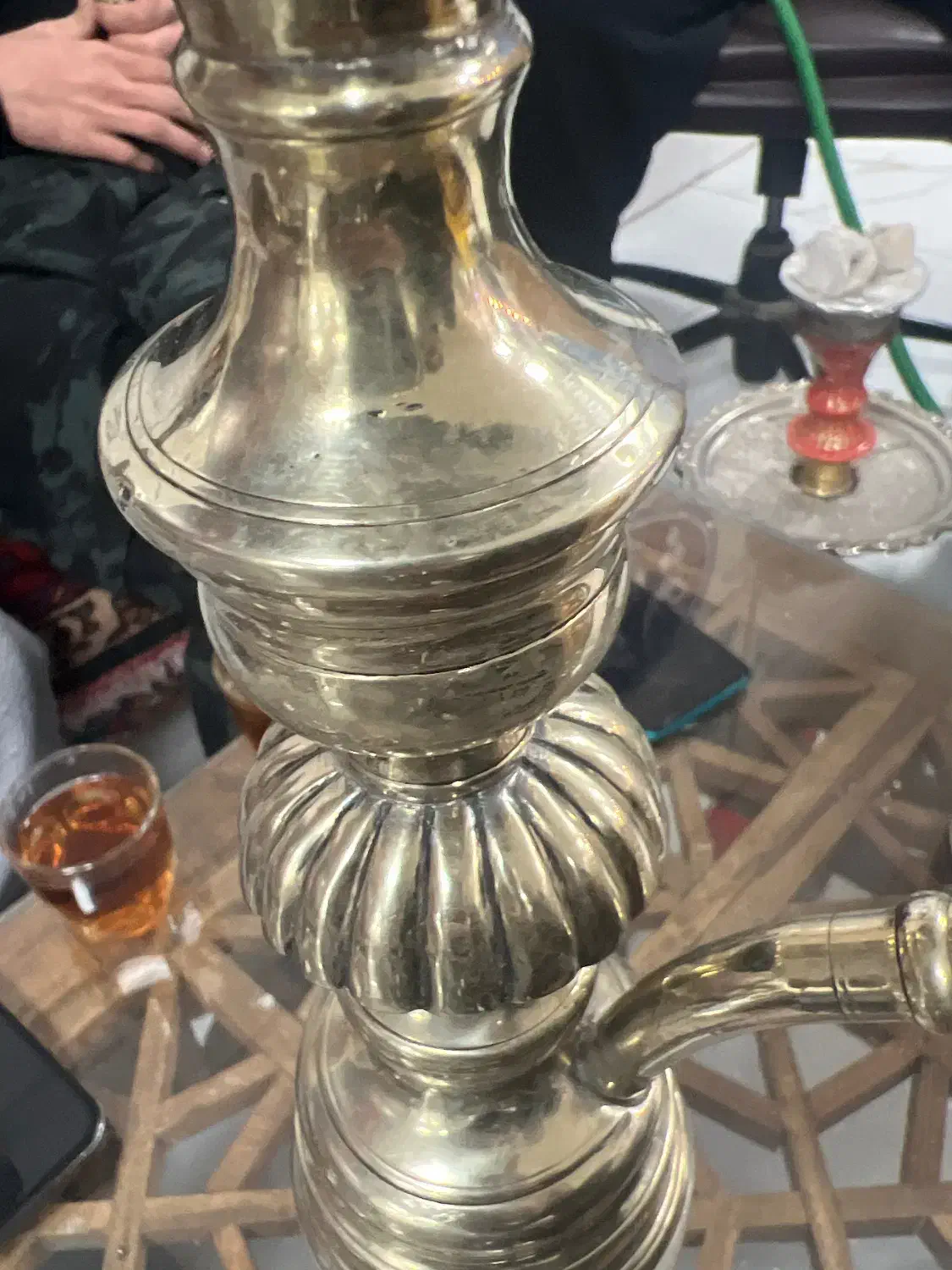 قلیان قدیمی بورونز|کلکسیون اشیاء عتیقه|بروجرد, |دیوار