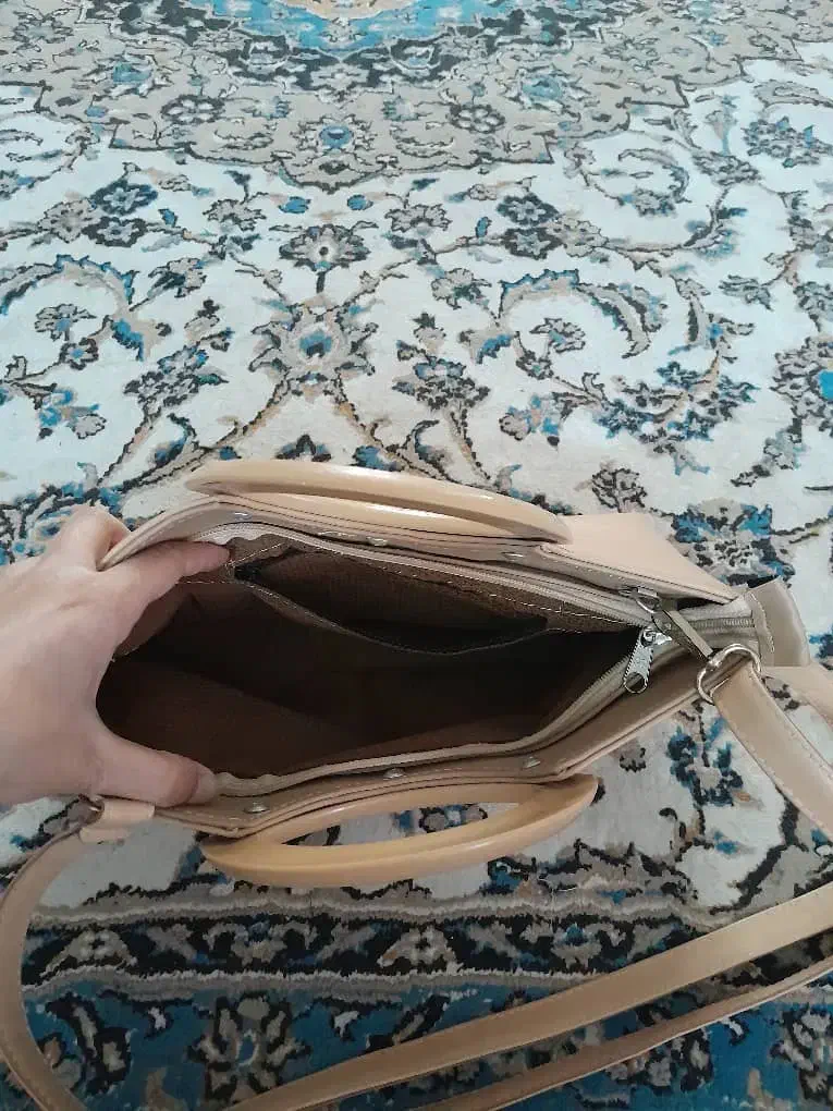 کیف خارجی|کیف، کفش، کمربند|شیراز, حافظیه|دیوار