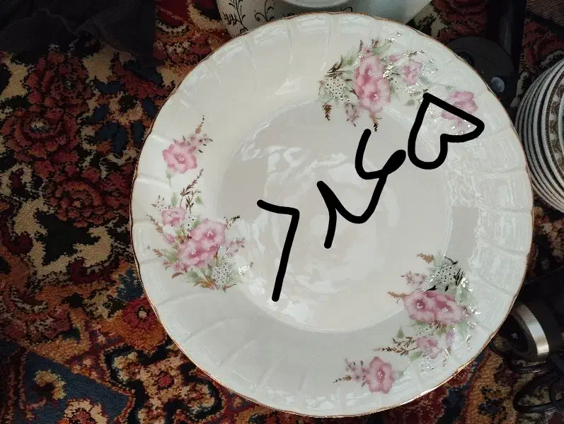 تعدادی بشقاب و دو عدد دیس همه با هم ۷۰۰۰۰۰|ظروف سرو و پذیرایی|فردیس, شهرک راه آهن|دیوار