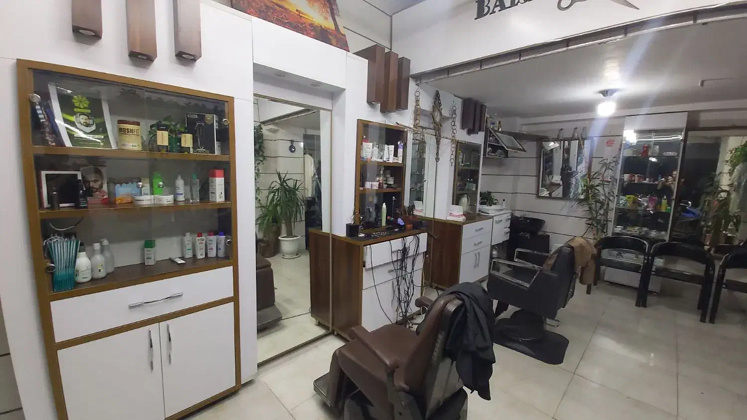 صندلی و دکور|آرایشگاه و سالن‌های زیبایی|قزوین, |دیوار