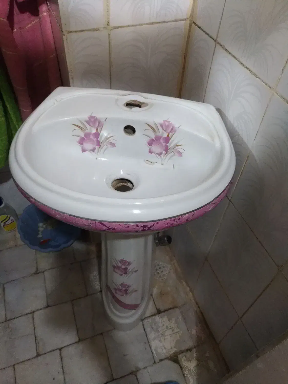 روشویی|لوازم سرویس بهداشتی|ری, علایین|دیوار