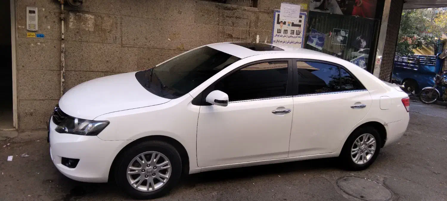 خودروی زوتی ۳۰۰ وارداتی مدل ۲۰۱۳|خودرو سواری و وانت|تهران, گرگان|دیوار