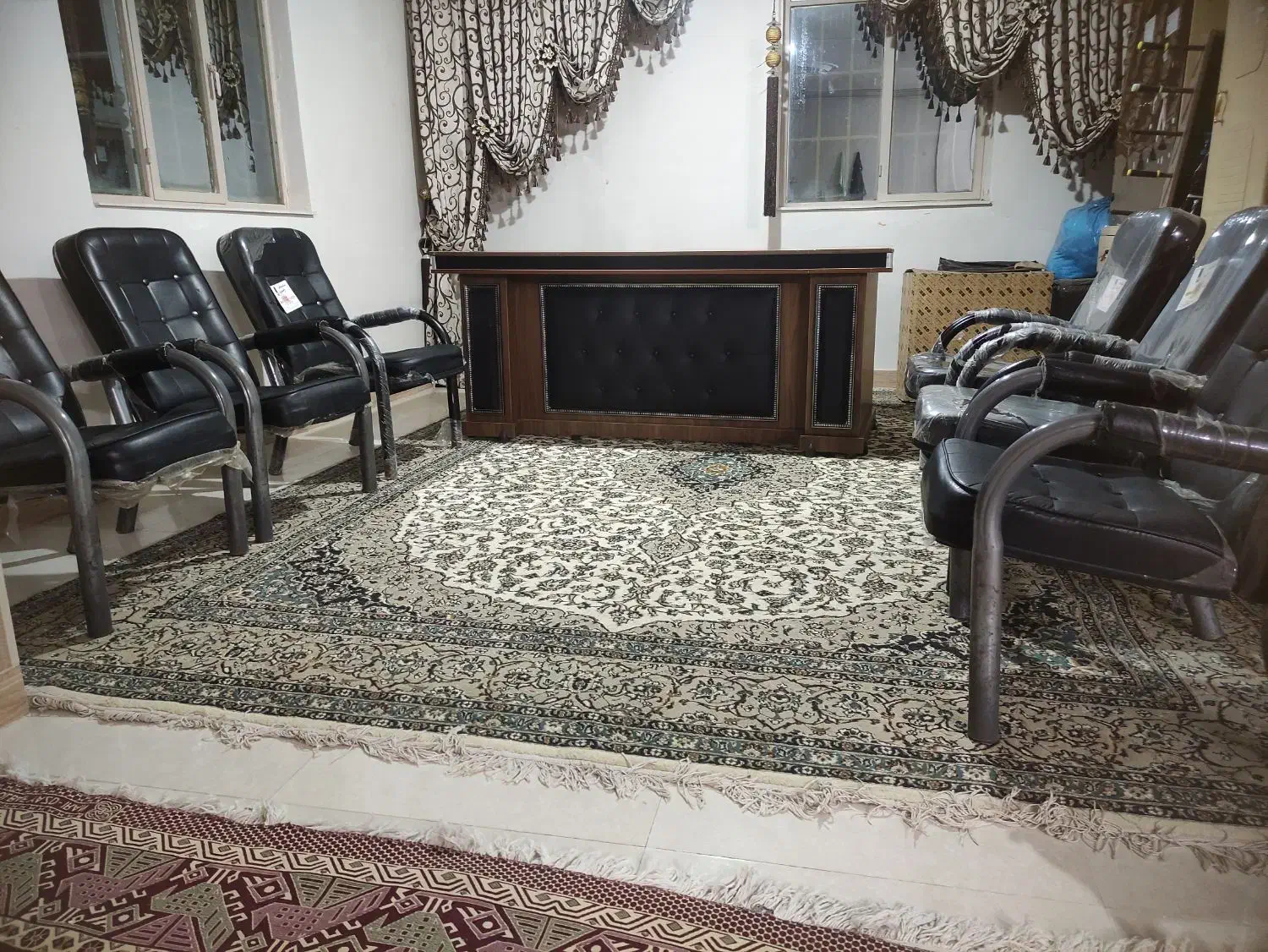 فروش 1عدد میز مدیریت|مبلمان اداری|اقبالیه, |دیوار