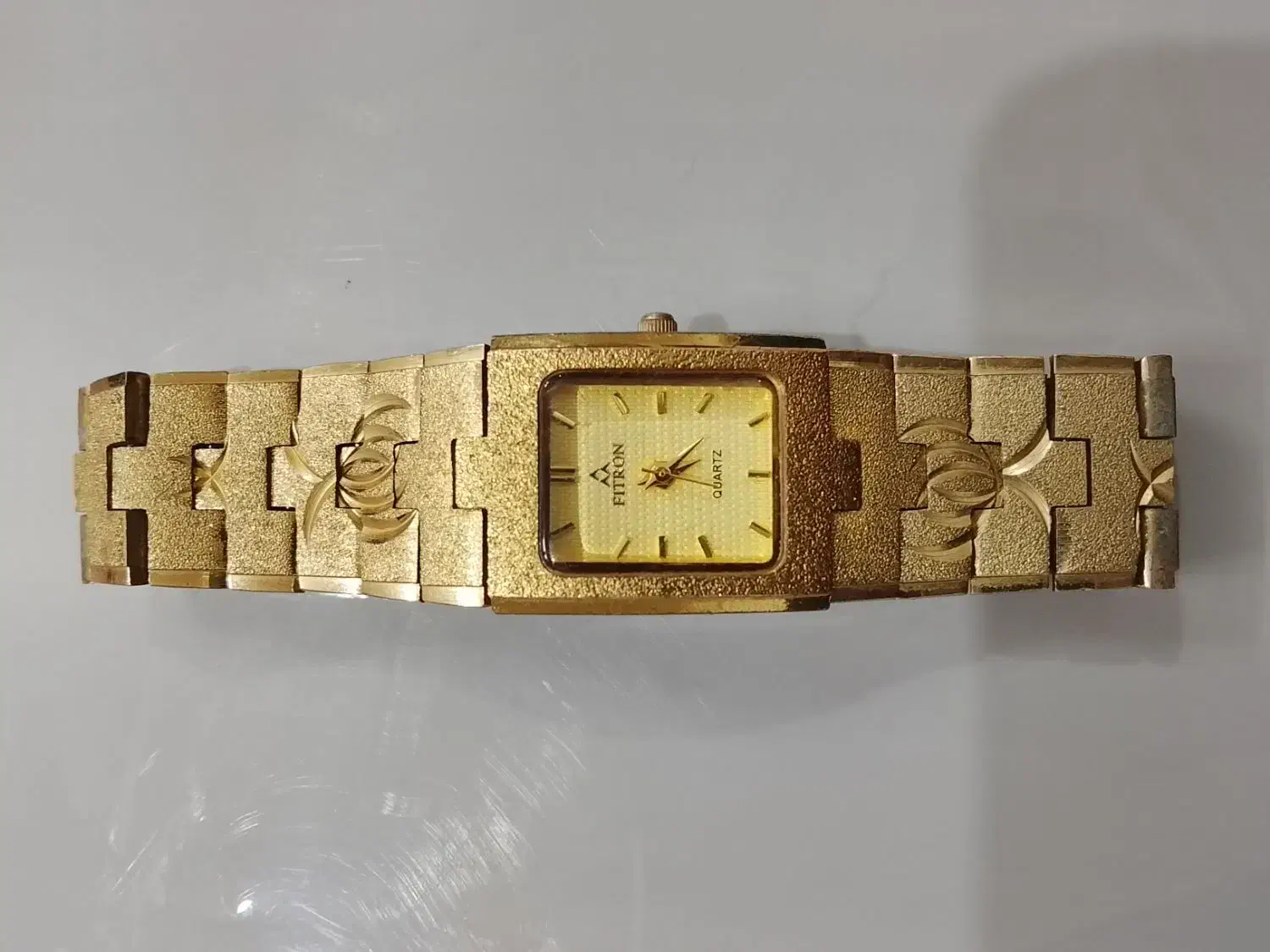 ساعت زنانه فیتروعن زیر خاکی|ساعت|چناران, |دیوار