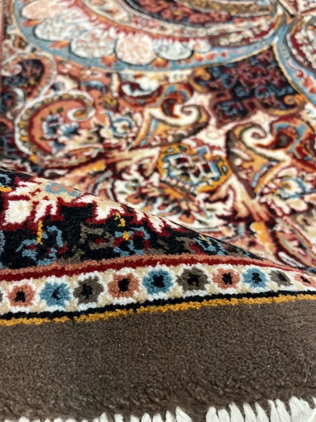 فرش در حد نو|فرش|فومن, |دیوار