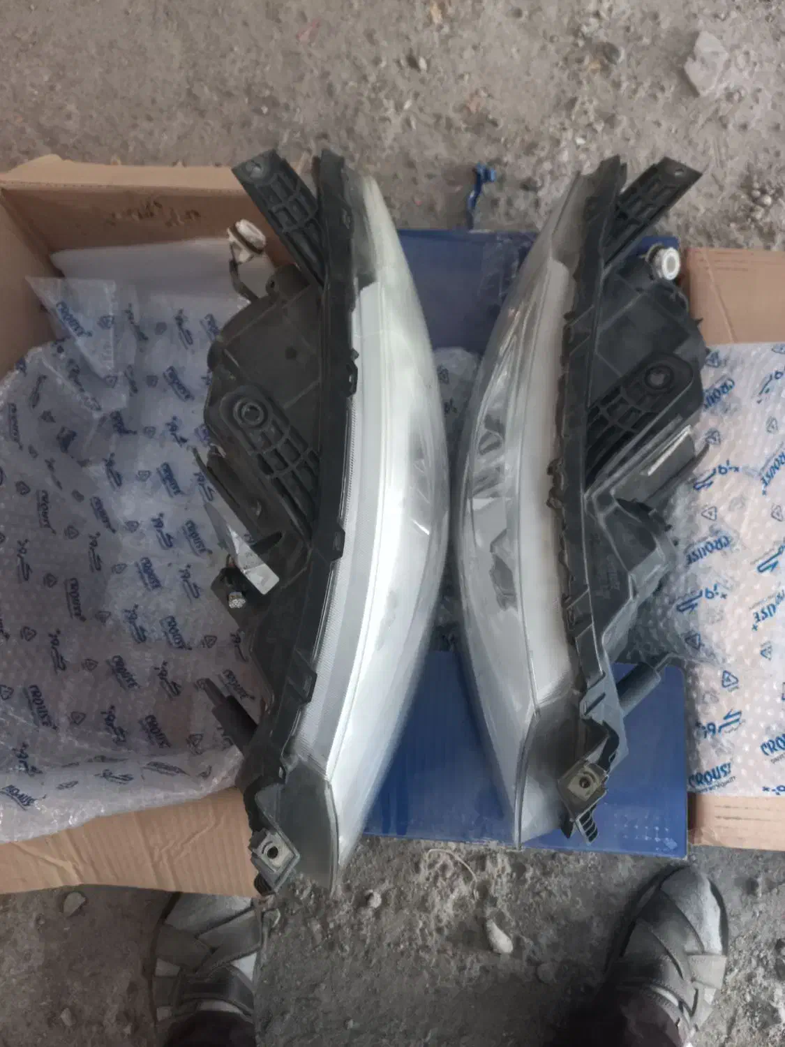 چراغ جلوی رانا|قطعات یدکی و لوازم جانبی|تبریز, |دیوار