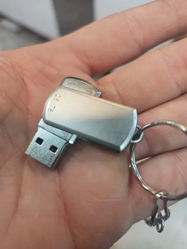 فلش 16ترا بایت|قطعات و لوازم جانبی رایانه|مشهد, عیدگاه|دیوار