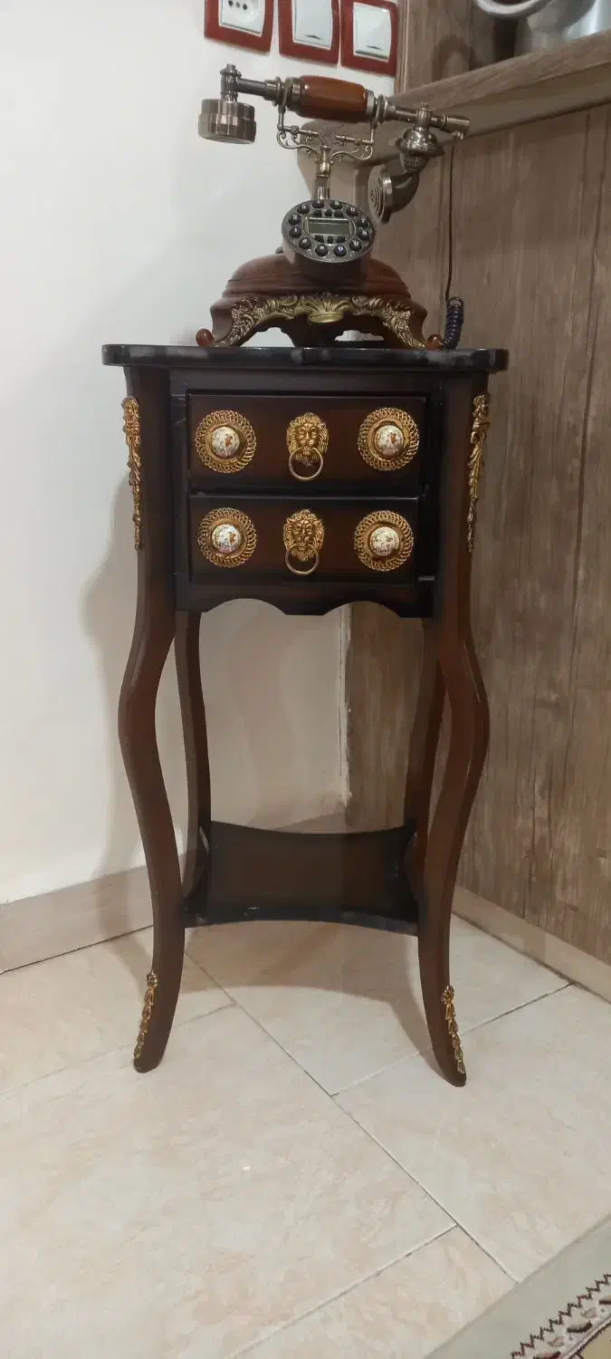 گوشی تلفن سلطنتی و میز تلفن|تلفن رومیزی|الوند, |دیوار