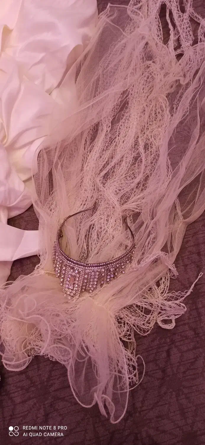 لباس عروس|لباس|کیش, |دیوار