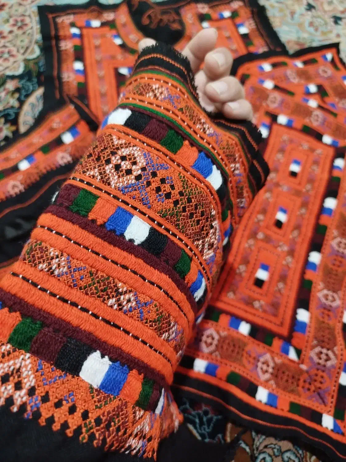 دوچگرم|لباس|سراوان, |دیوار