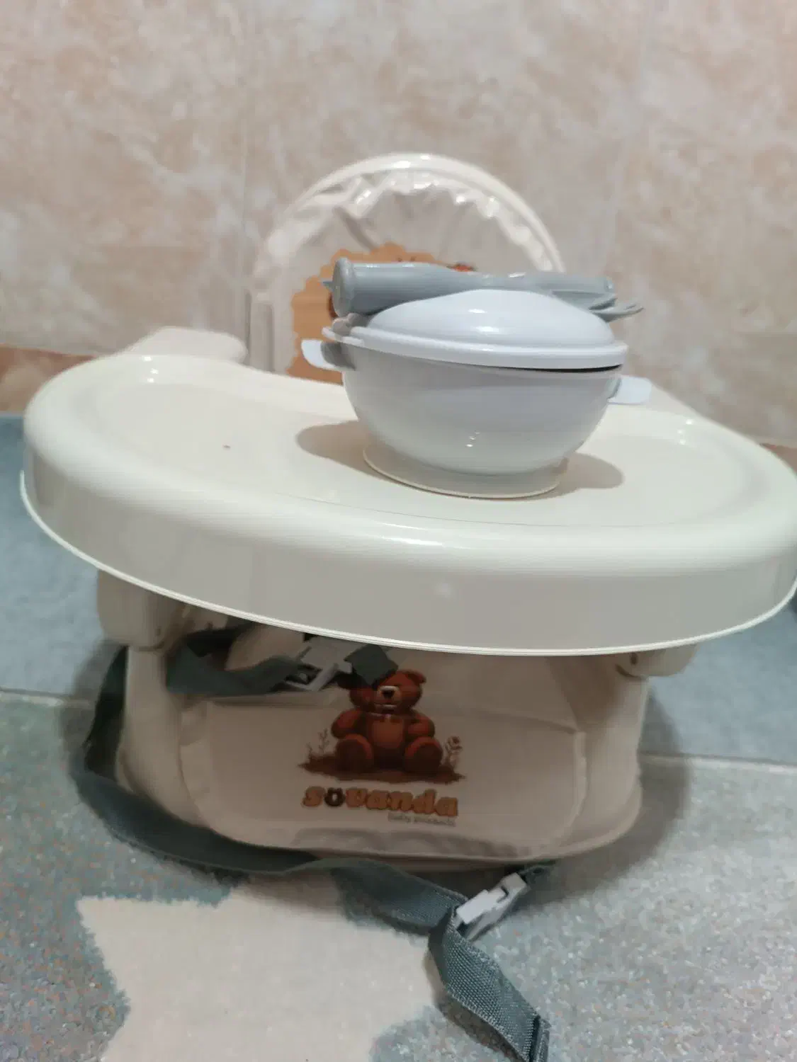 صندلی کودک|تخت و صندلی بچه|بیرجند, |دیوار