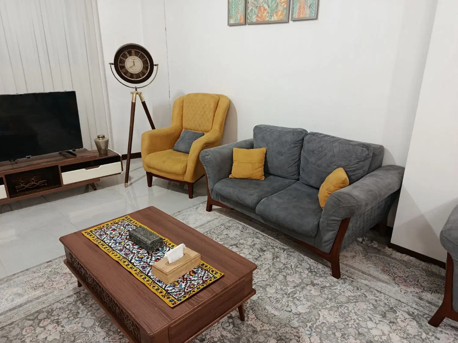 مبل در حد نو|مبلمان خانگی و میز عسلی|اسفراین, |دیوار