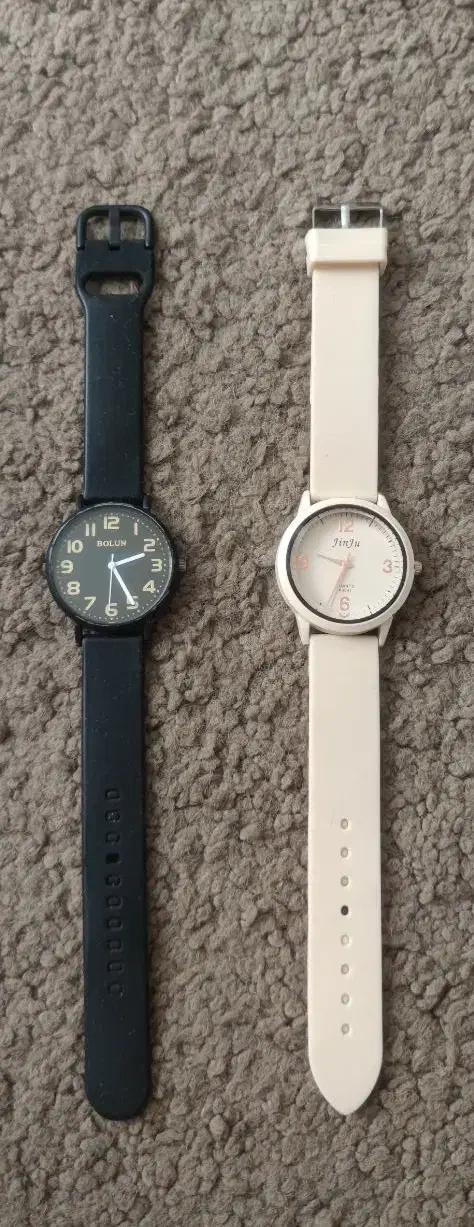 ساعت مچی|ساعت|قم, قلعه یزدیها|دیوار