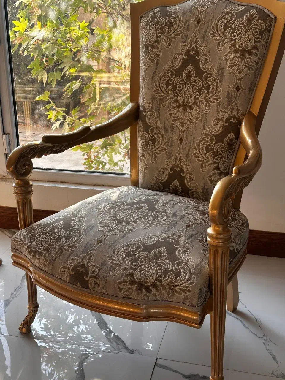 مبل ۸ نفری به همراه غذا خوری ۸ نفره|مبلمان خانگی و میز عسلی|چهارباغ, |دیوار