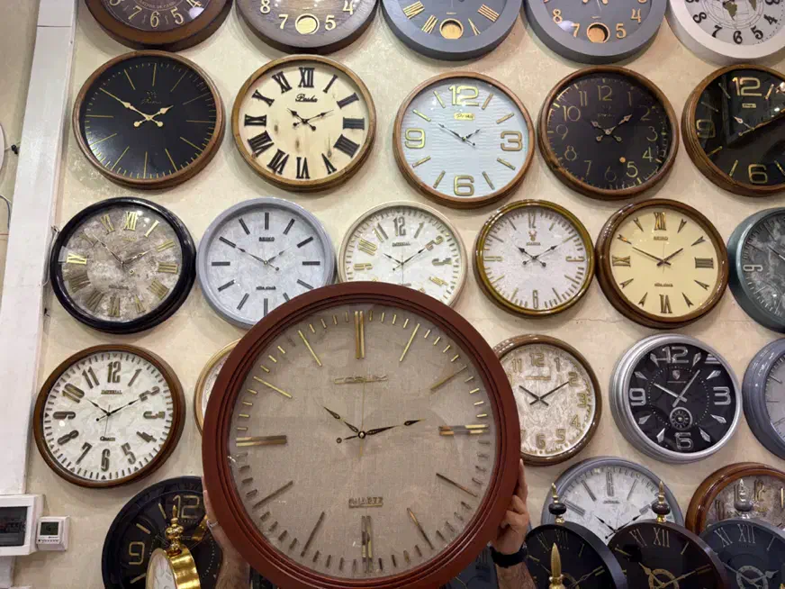 ساعت دیواری طرح خطی زمینه کنفی جدید موتور ضمانتی|ساعت دیواری و تزئینی|مشهد, کوشش|دیوار