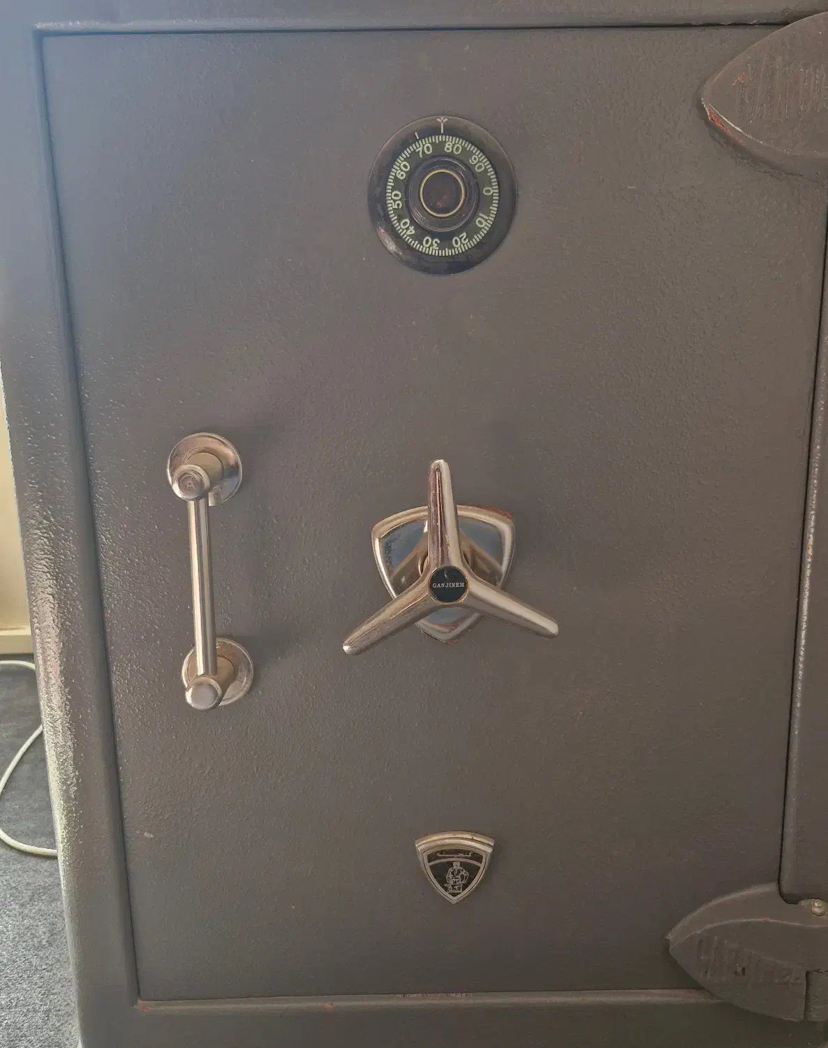 گاوصندوق گنجینه|ابزارآلات|کرمان, |دیوار