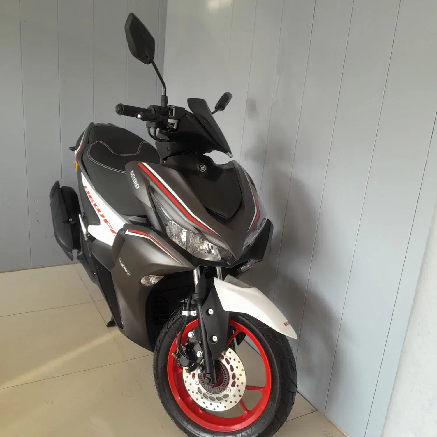 موتور بهرو ۴۰۴ در حد خشک|موتورسیکلت|ساری, |دیوار