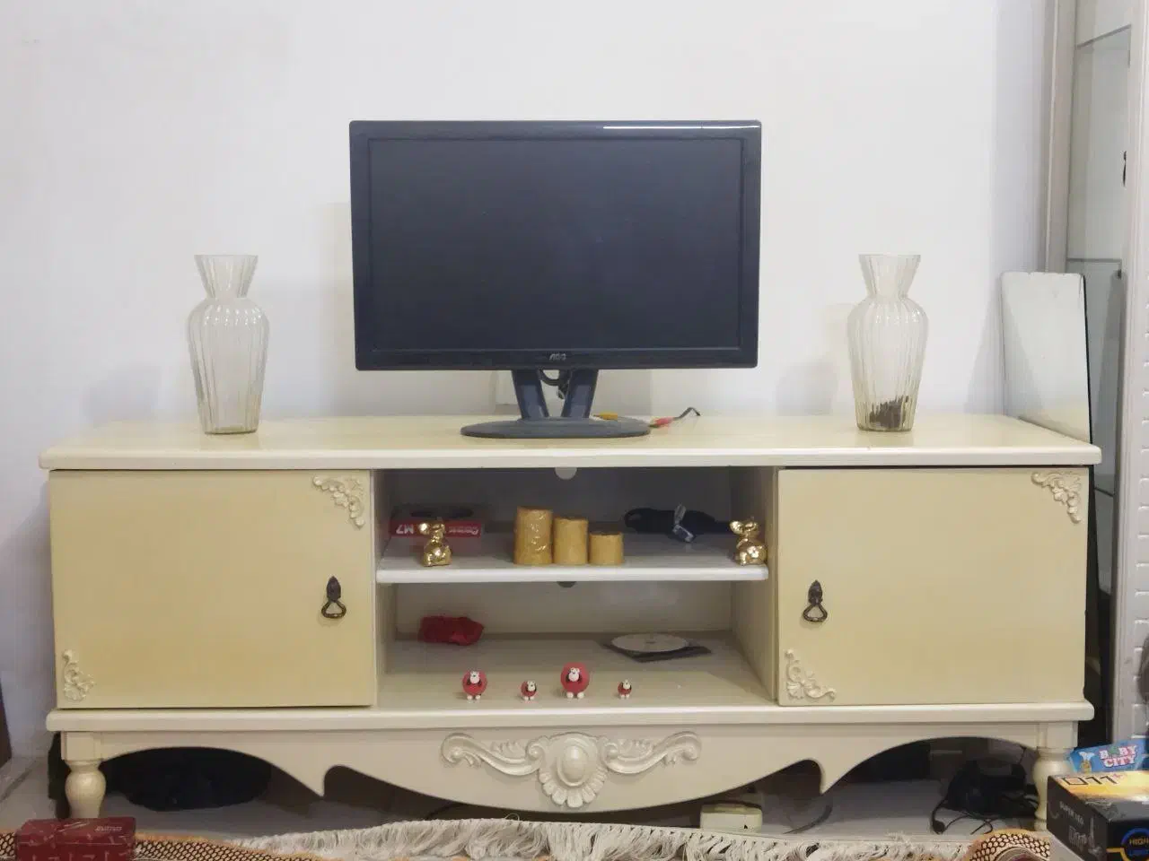 میز تلویزیون و گنجه|میز تلویزیون|مشهد, بهمن|دیوار